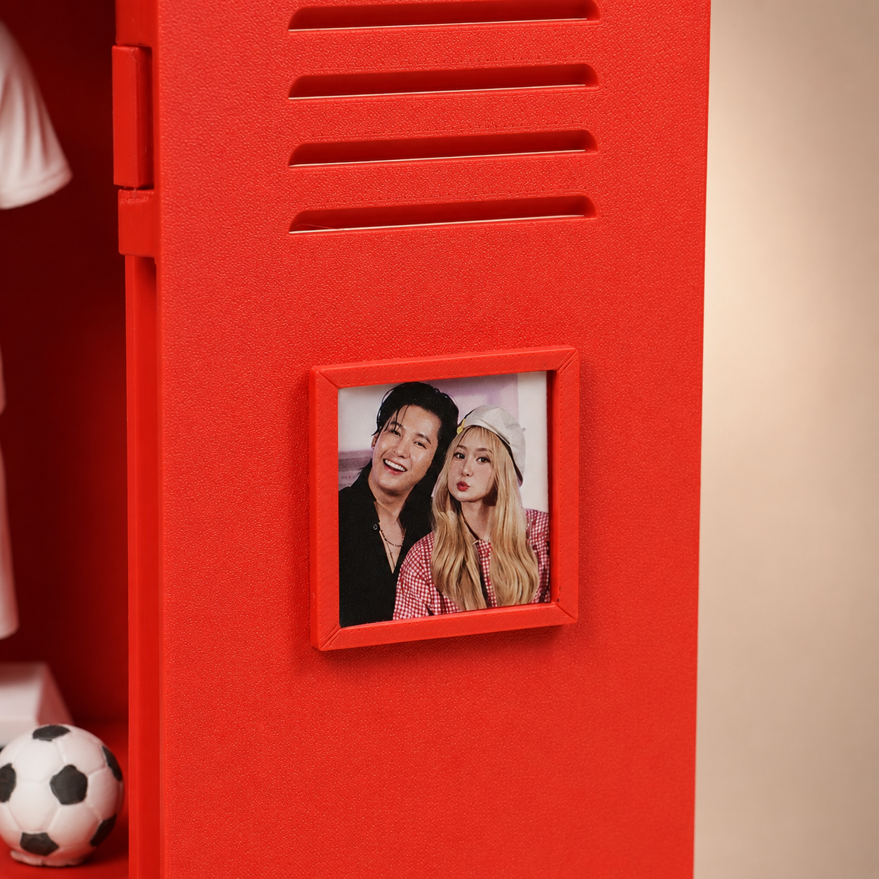 Tủ Locker Custom Áo Bóng Đá - Mô Hình Tủ Đồ Thể Thao Cá Nhân Hoá Kèm Đèn Decor
