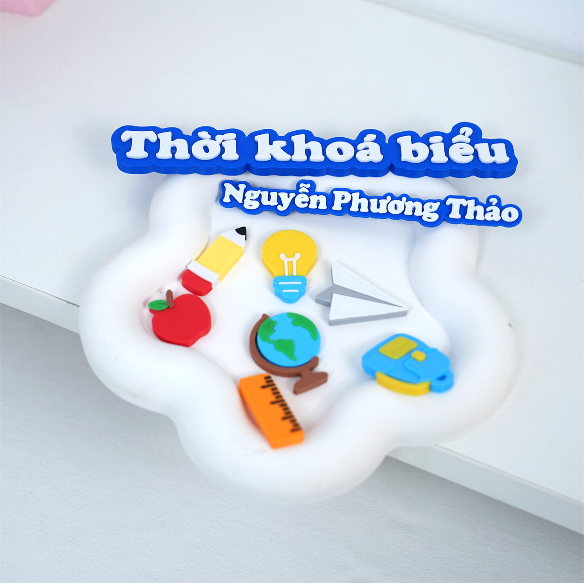 Bảng Thời Khóa Biểu Học Đường 3D – Kèm Chân Đế & Charm Trang Trí