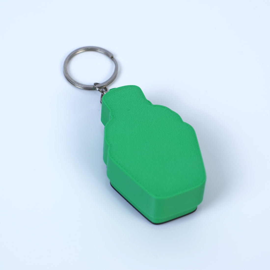 Móc Khóa Clicky Dầu Gió Xanh – Phụ Kiện Hài Hước Cho Dân Công Sở