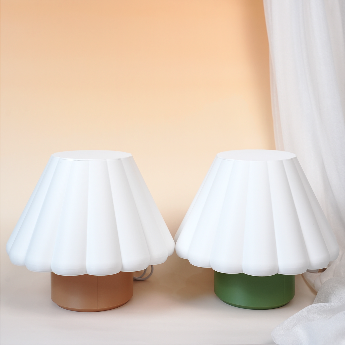 PleatGlow Lamp – Đèn Để Bàn Chụp Xếp Ly, Ánh Sáng Ấm Dịu Mắt