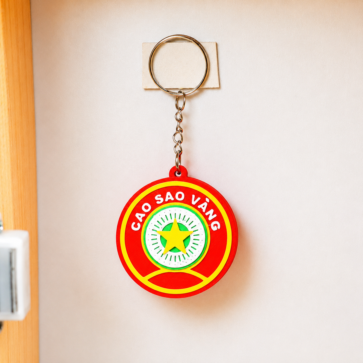 Móc Khóa Cao Sao Vàng - Mô Hình Hộp Dầu Mini, Quà Tặng Lưu Niệm Độc Đáo