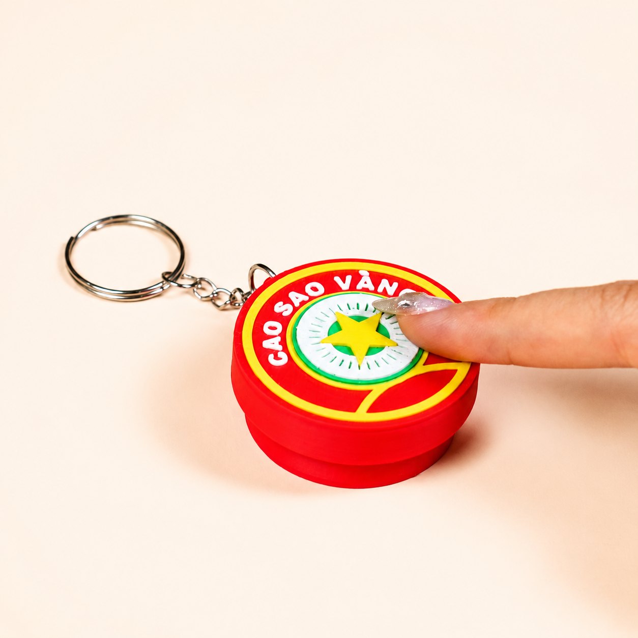 Móc Khóa Cao Sao Vàng - Mô Hình Hộp Dầu Mini, Quà Tặng Lưu Niệm Độc Đáo
