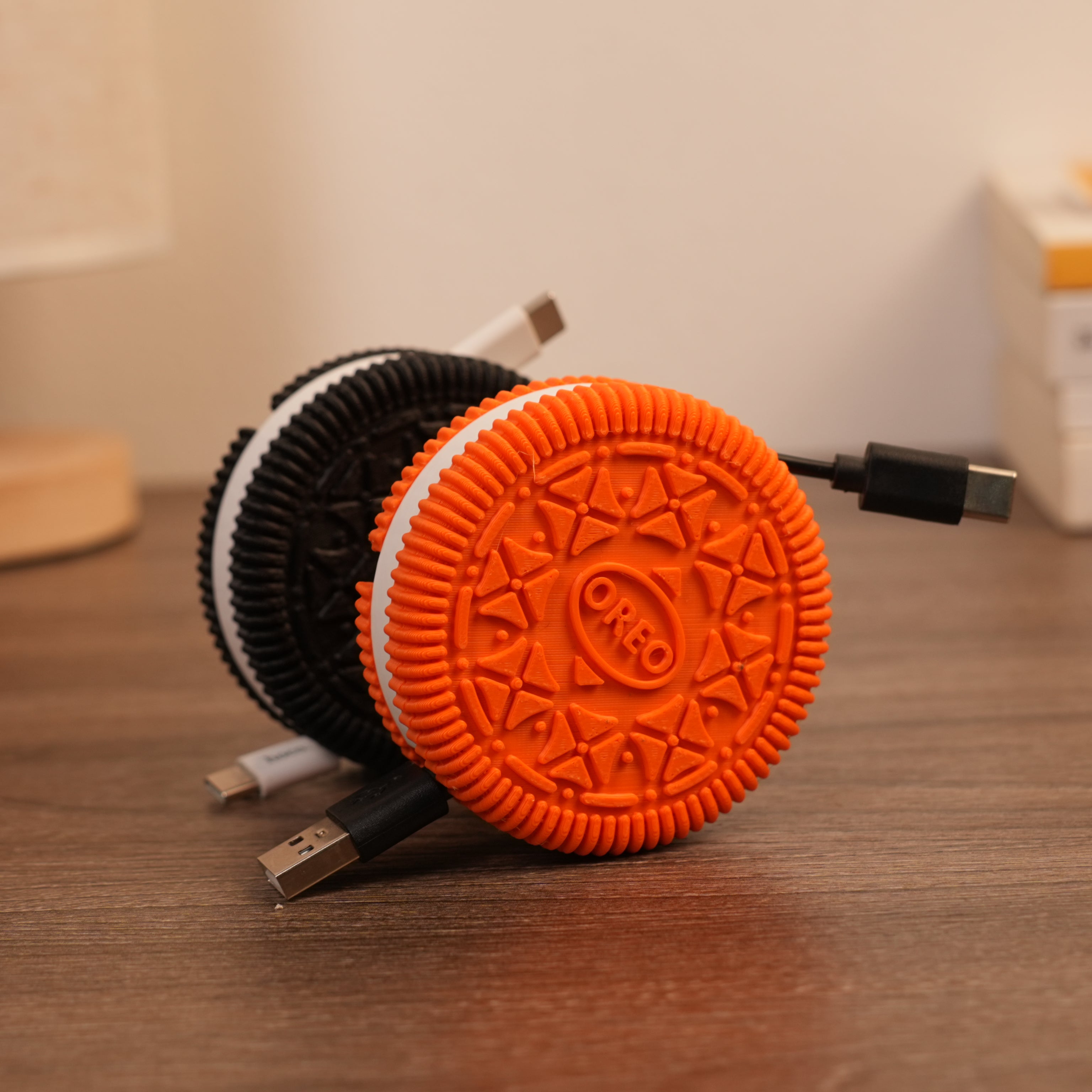 Cuộn Thu Gọn Dây Sạc Oreo