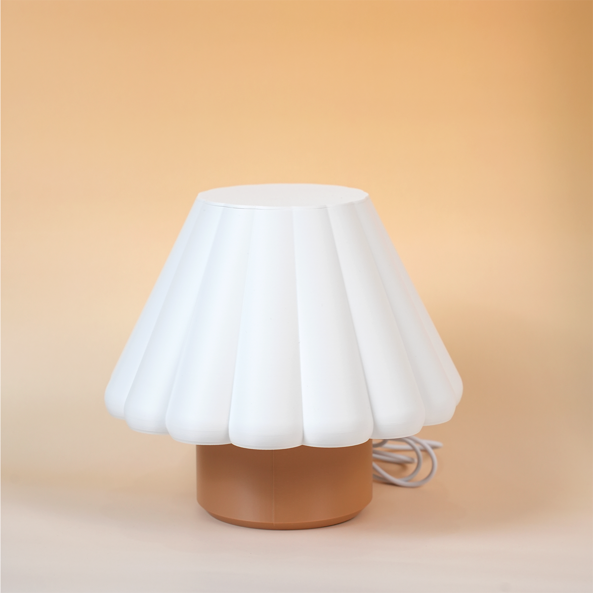 PleatGlow Lamp – Đèn Để Bàn Chụp Xếp Ly, Ánh Sáng Ấm Dịu Mắt
