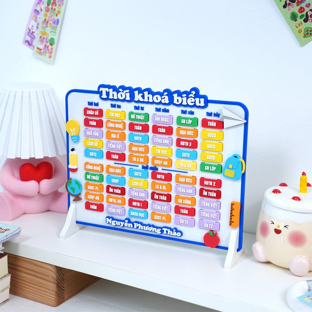 Bảng Thời Khóa Biểu Học Đường 3D – Kèm Chân Đế & Charm Trang Trí