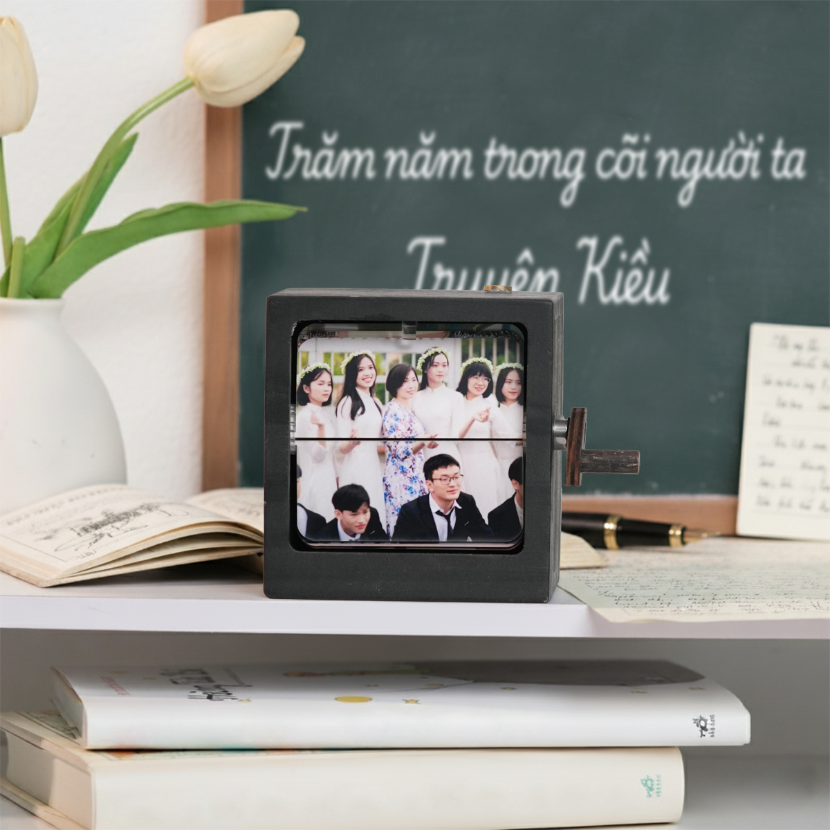 Hộp quay ảnh kỷ niệm - flip photo box - tích hợp đèn LED - in hình ảnh theo yêu cầu - Raccoonie