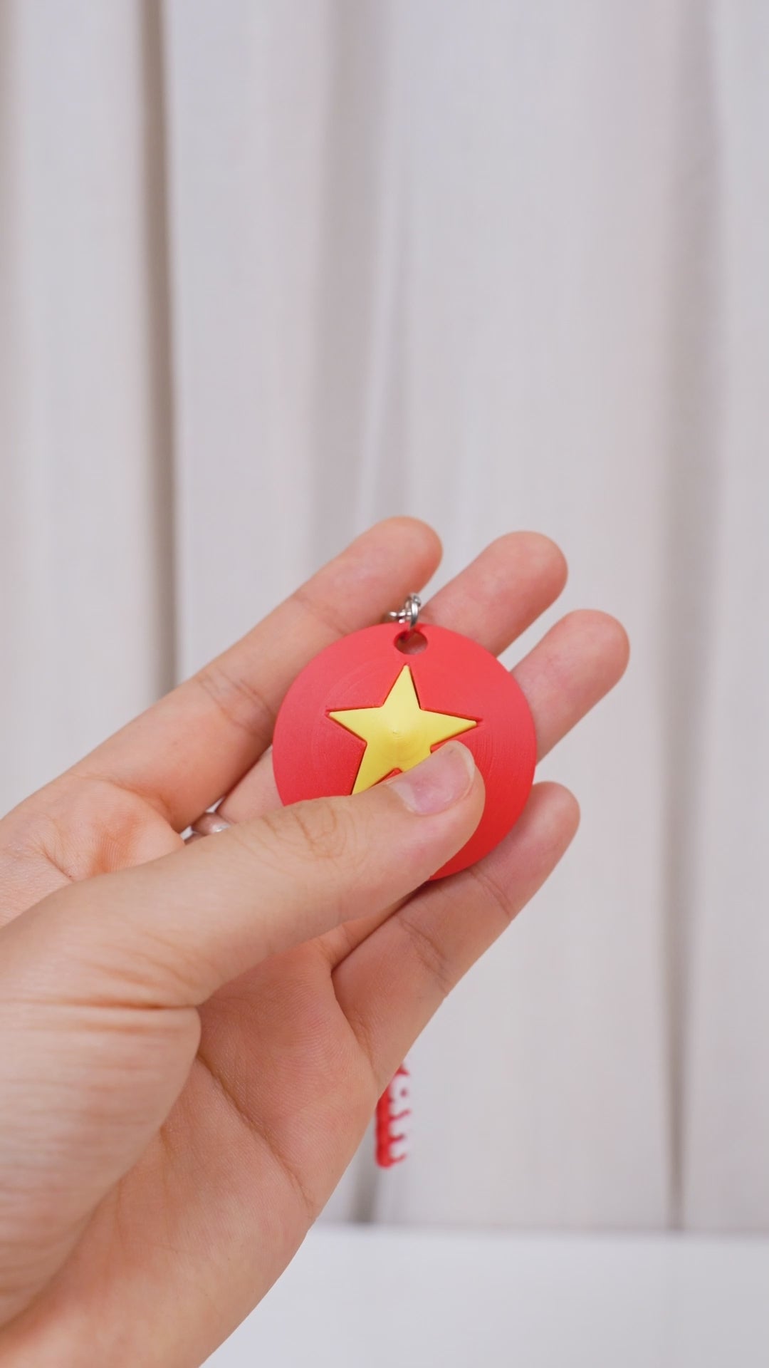 Móc Khóa Nón Lá Cờ Đỏ Sao Vàng Mini – Quà Tặng Lưu Niệm Việt Nam Kèm Tag Tên Cá Nhân Hoá